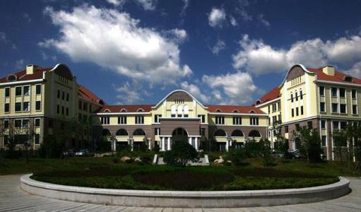 中國(guó)海洋大學(xué)家屬住宅樓_鋼制散熱器_鋼制暖氣片 中國(guó)海洋大學(xué)家屬住宅樓_鋼制散熱器_鋼制暖氣片